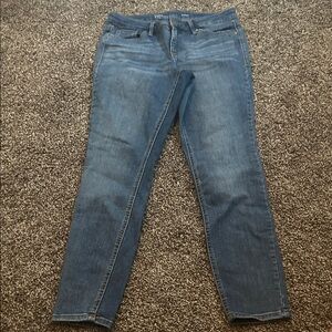 Crown & Ivy Classic Women's Skinny Jeans in Washed Blue size 6R